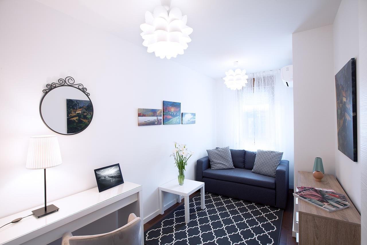 A Blok-apartment The One Apartman *
